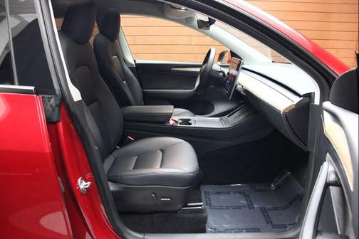 2022 Tesla Model Y Long Range Dual Motor All-Wheel Drive