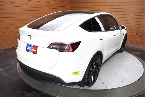 2022 Tesla Model Y Long Range Dual Motor All-Wheel Drive