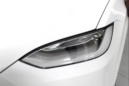 2022 Tesla Model X Plaid Tri Motor All-Wheel Drive