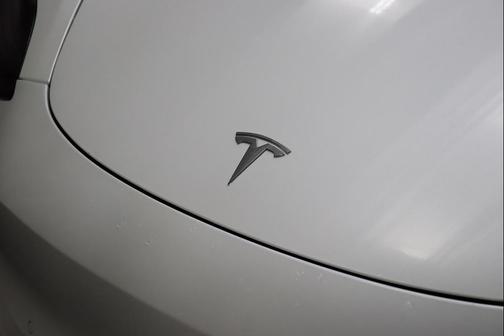 2022 Tesla Model 3 Standard Range