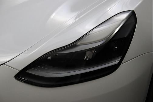 2022 Tesla Model 3 Standard Range
