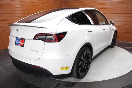 Pearl White Multi-Coat 2022 Tesla Model Y Performance Dual Motor All-Wheel Drive