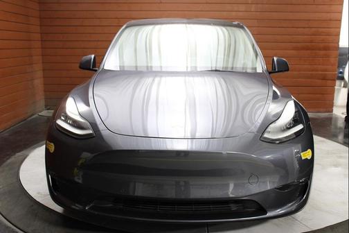 2022 Tesla Model Y Long Range Dual Motor All-Wheel Drive