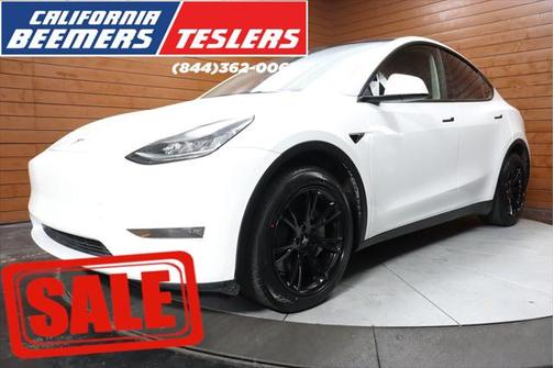 2022 Tesla Model Y Long Range Dual Motor All-Wheel Drive