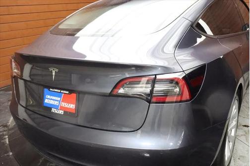 2022 Tesla Model 3 Standard Range