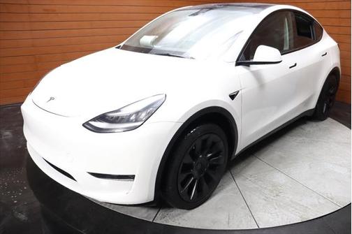 2022 Tesla Model Y Long Range Dual Motor All-Wheel Drive