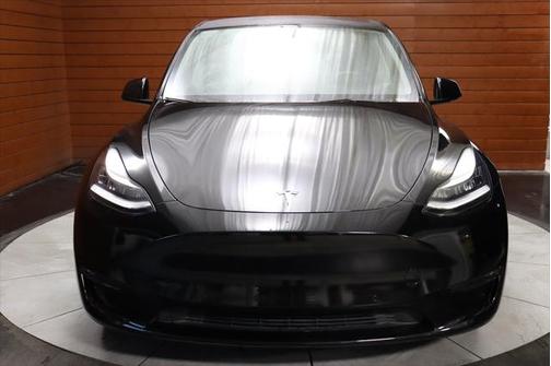2022 Tesla Model Y Long Range Dual Motor All-Wheel Drive