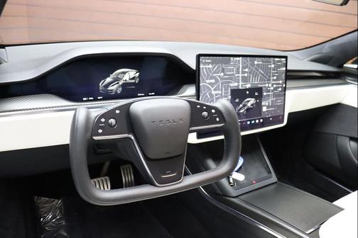 2022 Tesla Model S Plaid