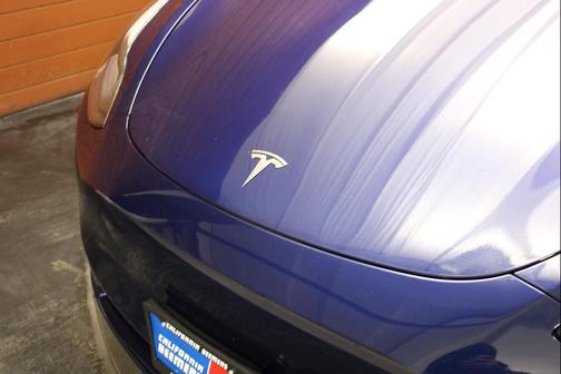 2022 Tesla Model Y Long Range Dual Motor All-Wheel Drive