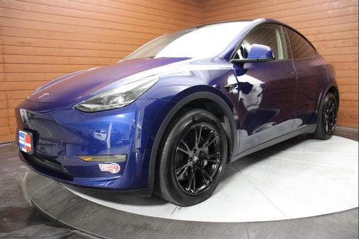 2022 Tesla Model Y Long Range Dual Motor All-Wheel Drive