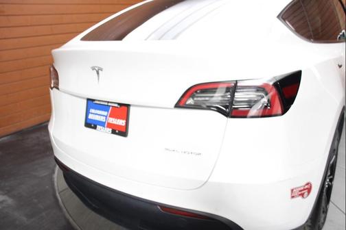 2022 Tesla Model Y Long Range Dual Motor All-Wheel Drive