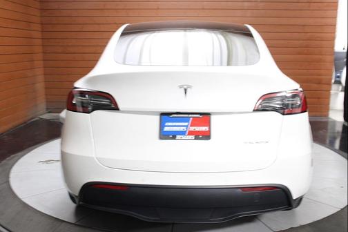 2022 Tesla Model Y Long Range Dual Motor All-Wheel Drive