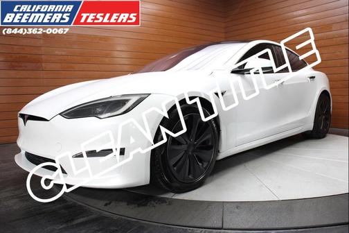 Pearl White Multi-Coat 2022 Tesla Model S Plaid