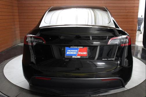 2021 Tesla Model Y Long Range Dual Motor All-Wheel Drive