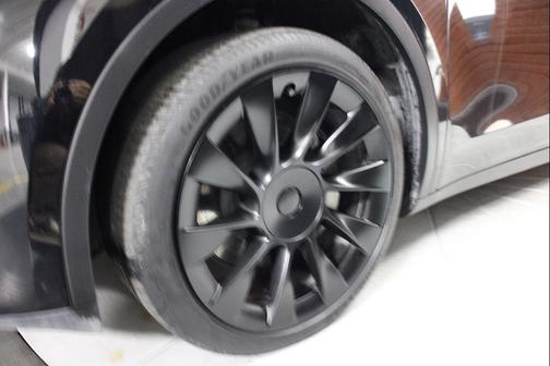 2023 Tesla Model Y RWD