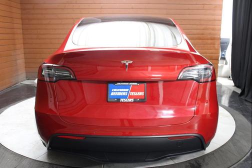 2022 Tesla Model Y Long Range Dual Motor All-Wheel Drive