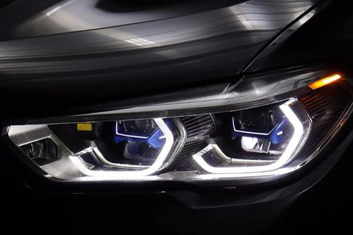 Photo 3 of 87 of 2019 BMW X5 xDrive40i