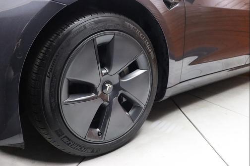 Midnight Silver Metallic 2023 Tesla Model 3 Standard Range