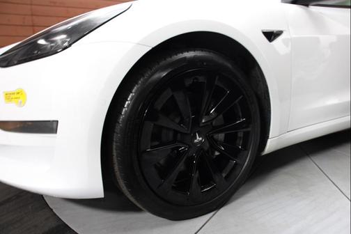 2022 Tesla Model 3 Standard Range