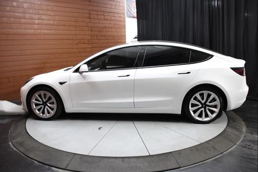 2022 Tesla Model 3 Standard Range