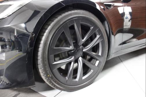 2022 Tesla Model S Plaid