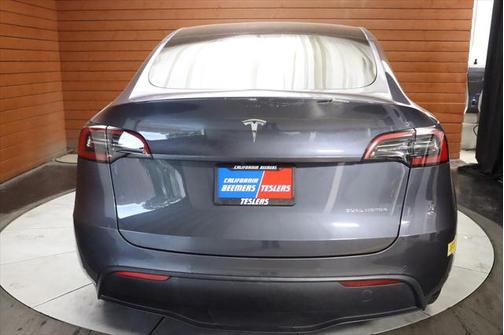 2022 Tesla Model Y Long Range Dual Motor All-Wheel Drive