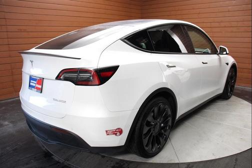 2022 Tesla Model Y Performance Dual Motor All-Wheel Drive