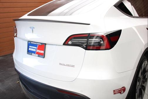 2022 Tesla Model Y Performance Dual Motor All-Wheel Drive