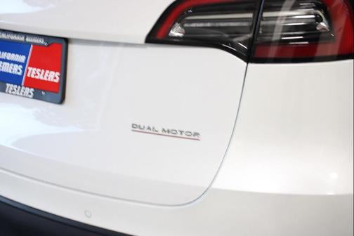 2022 Tesla Model Y Performance Dual Motor All-Wheel Drive