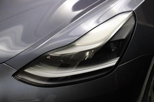 Midnight Silver Metallic 2023 Tesla Model 3 Standard Range