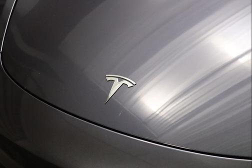 Midnight Silver Metallic 2023 Tesla Model 3 Standard Range
