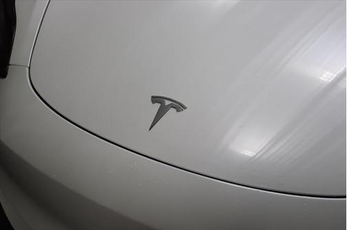 2022 Tesla Model 3 Standard Range