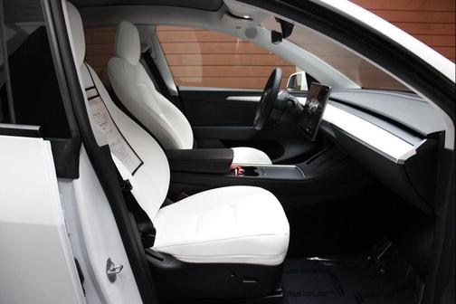 2022 Tesla Model Y Long Range Dual Motor All-Wheel Drive