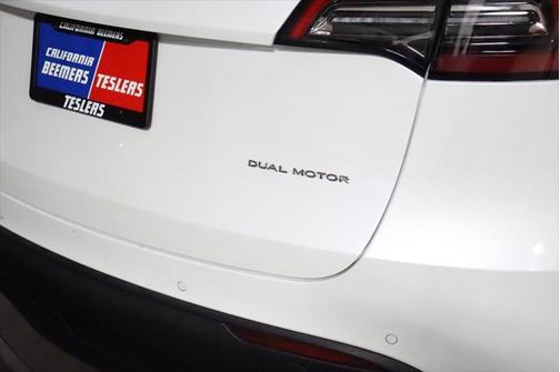 2022 Tesla Model Y Long Range Dual Motor All-Wheel Drive