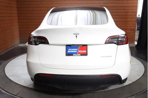 2022 Tesla Model Y Long Range Dual Motor All-Wheel Drive
