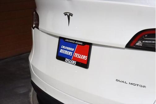 2022 Tesla Model Y Long Range Dual Motor All-Wheel Drive