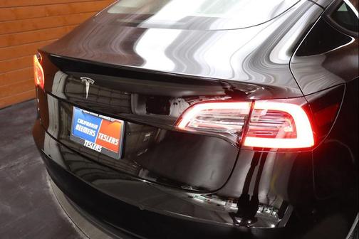 2022 Tesla Model 3 Standard Range