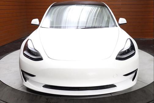 Pearl White Multi-Coat 2023 Tesla Model 3 Standard Range