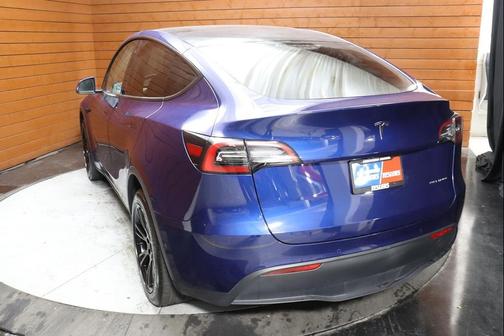 2022 Tesla Model Y Long Range Dual Motor All-Wheel Drive