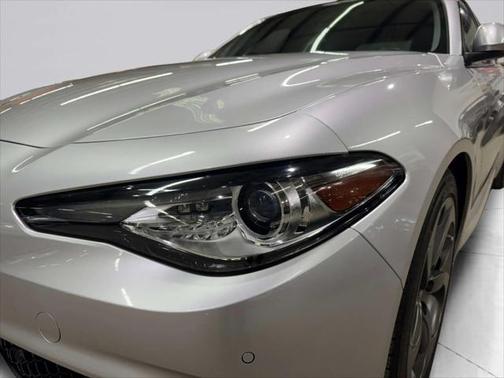 2017 Alfa Romeo Giulia Base