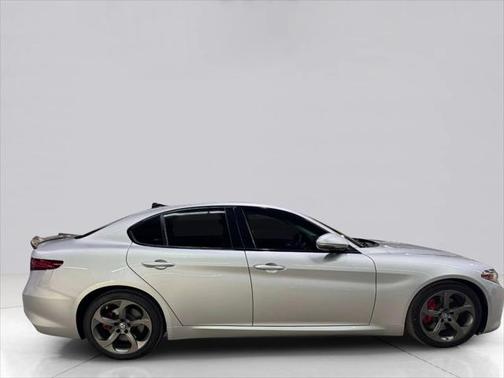 2017 Alfa Romeo Giulia Base