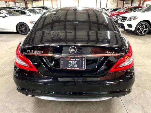 Photo 5 of 60 of 2014 Mercedes-Benz CLS-Class CLS 550 4MATIC