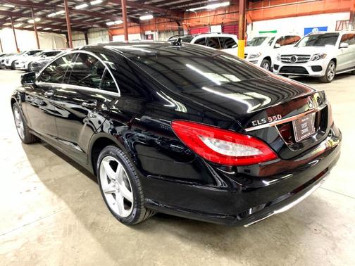 Photo 4 of 60 of 2014 Mercedes-Benz CLS-Class CLS 550 4MATIC