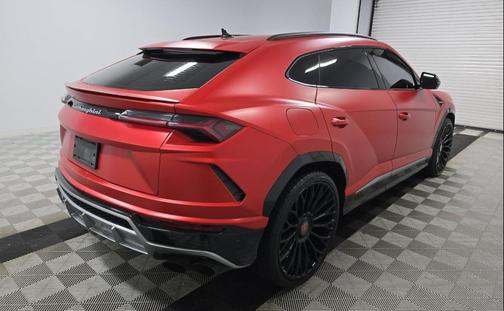 2019 Lamborghini Urus 