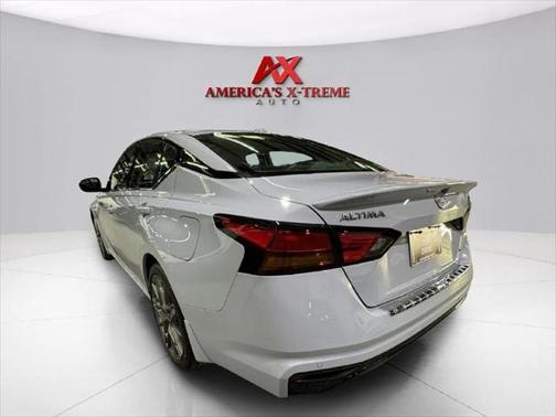 2023 Nissan Altima SR VC-Turbo FWD