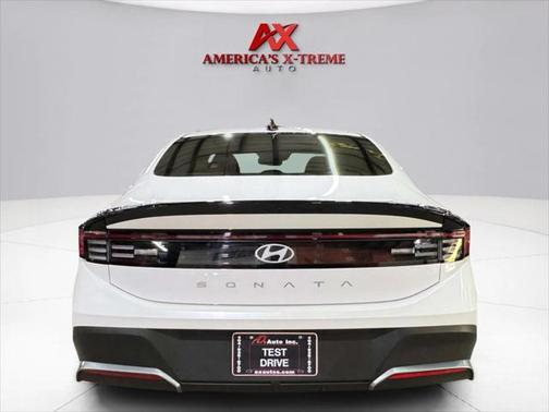 2025 Hyundai SONATA SE