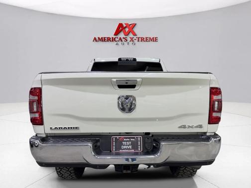 2020 RAM 2500 Laramie Crew Cab 4X4 6'4' Box