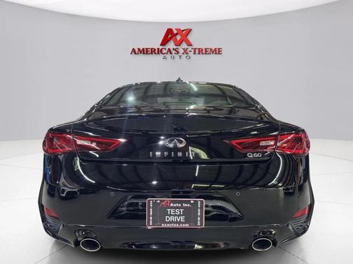 2022 INFINITI Q60 LUXE