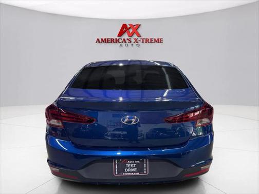 2019 Hyundai ELANTRA SE