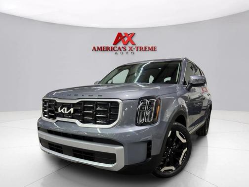 Everlasting Silver 2025 Kia Telluride S